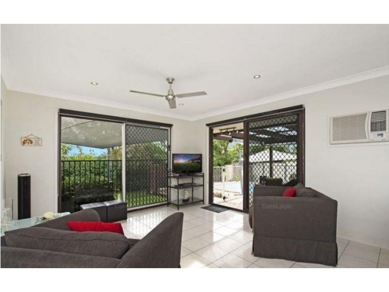 19 Barradine Crescent, Helensvale QLD 4212