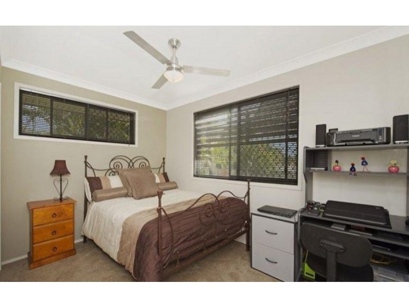 19 Barradine Crescent, Helensvale QLD 4212