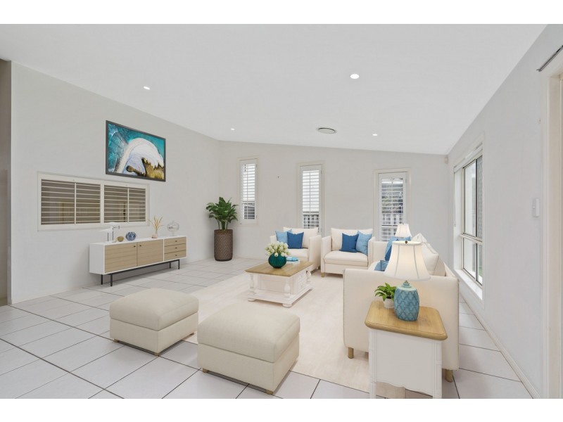 13 Mellum Circuit, Pacific Pines QLD 4211