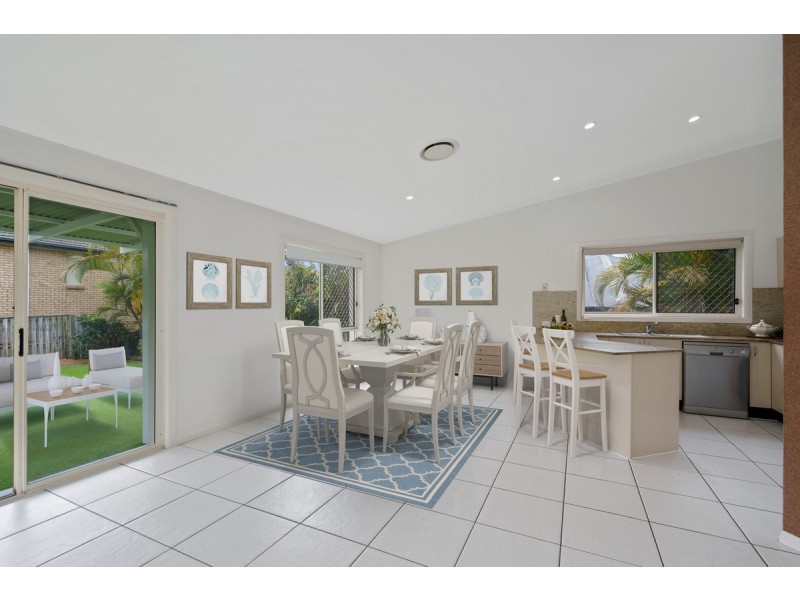 13 Mellum Circuit, Pacific Pines QLD 4211