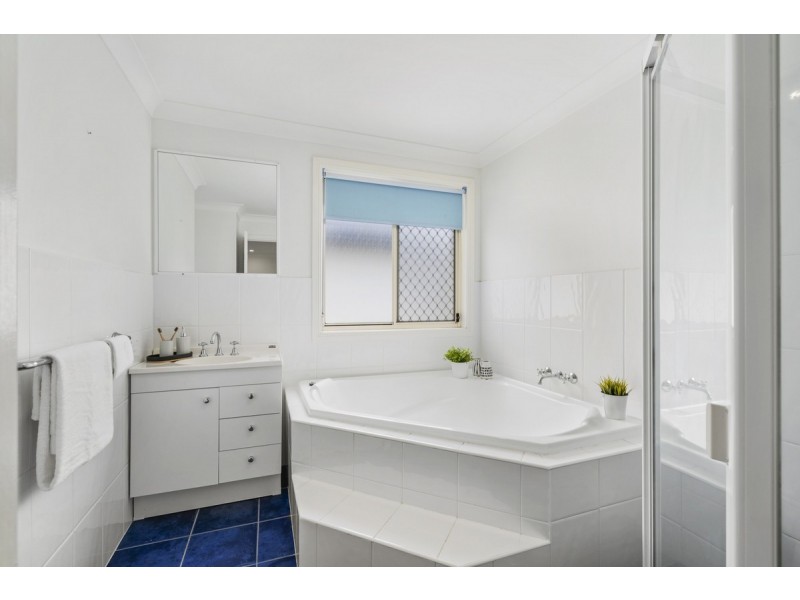 13 Mellum Circuit, Pacific Pines QLD 4211