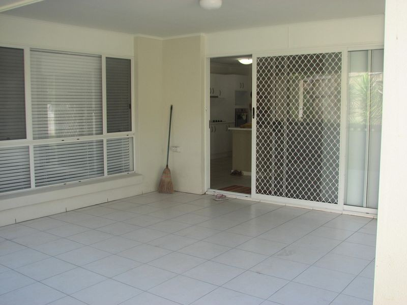 18 Govett Street, Pacific Pines QLD 4211