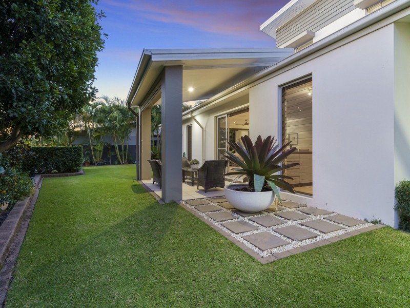 2 Ruthenium Court, Hope Island QLD 4212