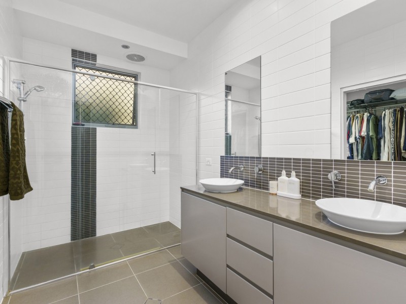 2 Ruthenium Court, Hope Island QLD 4212