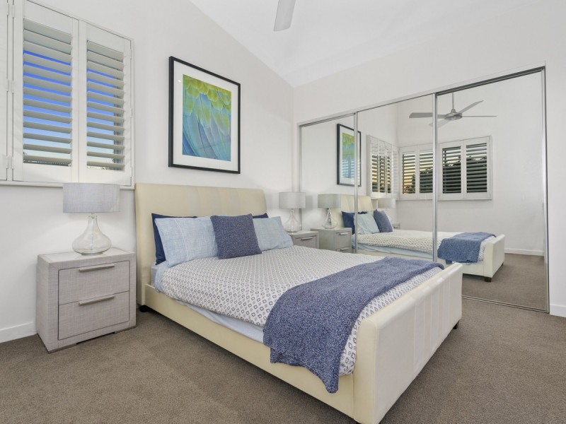 2 Ruthenium Court, Hope Island QLD 4212