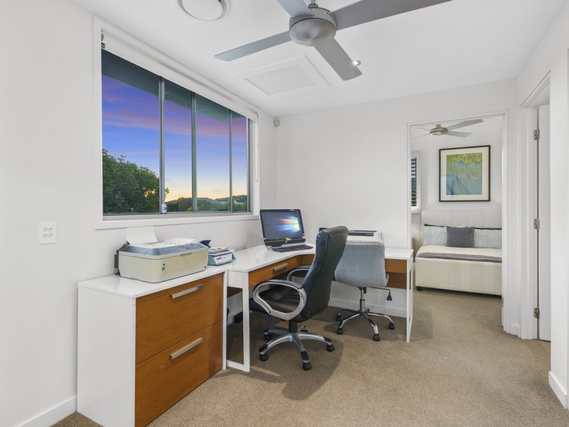 2 Ruthenium Court, Hope Island QLD 4212