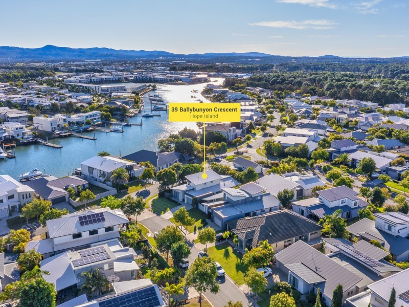 2 Ruthenium Court, Hope Island QLD 4212