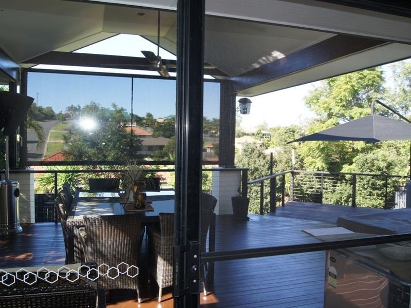 3 Howland Circuit, Pacific Pines QLD 4211