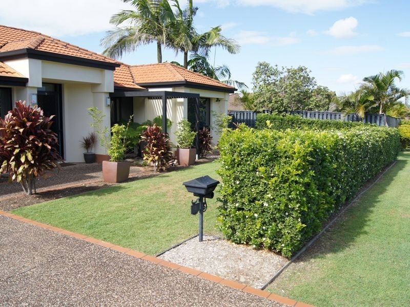 3 Howland Circuit, Pacific Pines QLD 4211