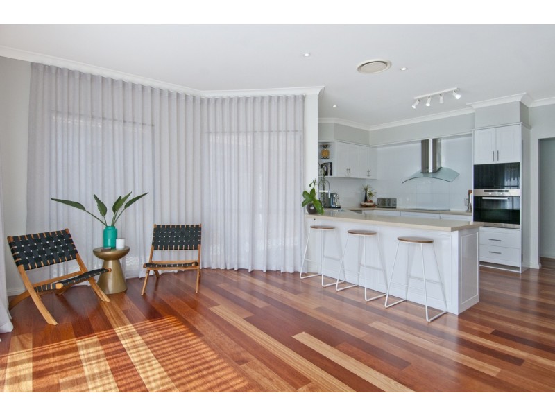 1650 Riverdale Drive, Hope Island QLD 4212