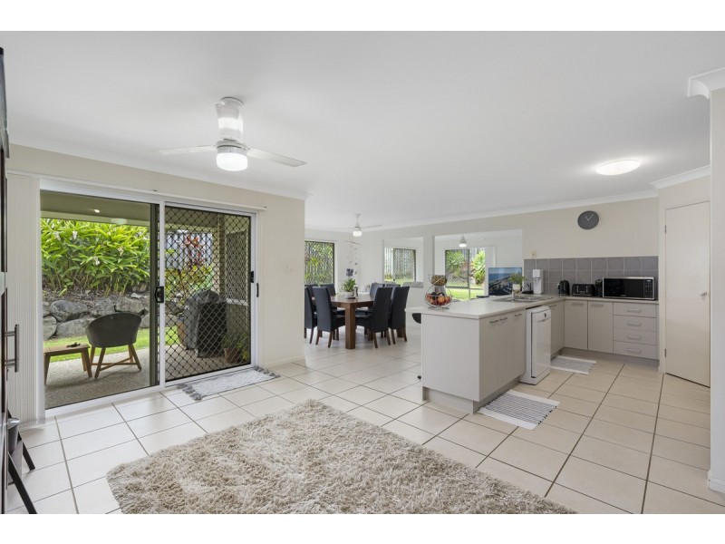 4 Arragan Court, Pacific Pines QLD 4211