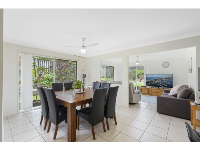 4 Arragan Court, Pacific Pines QLD 4211