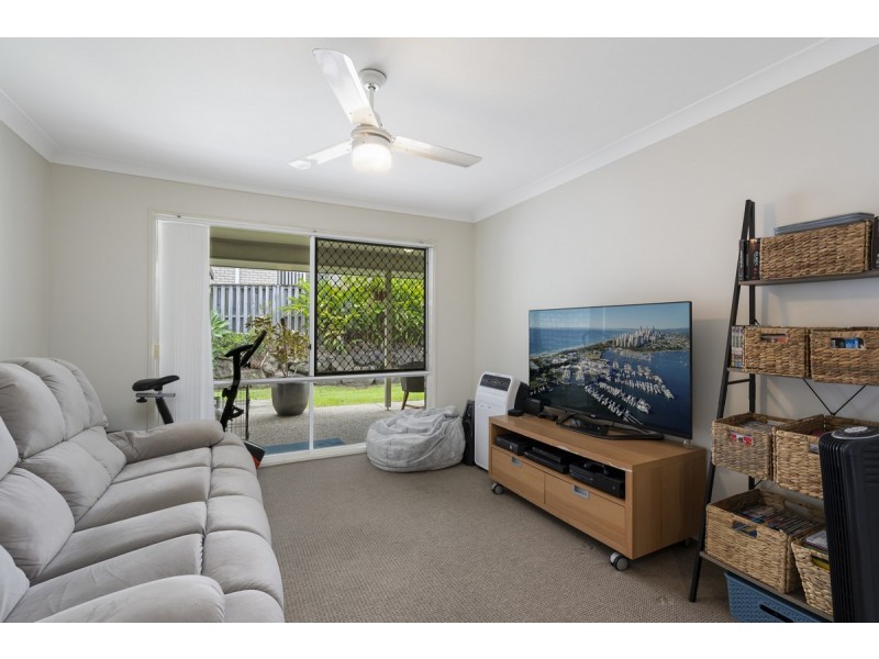 4 Arragan Court, Pacific Pines QLD 4211