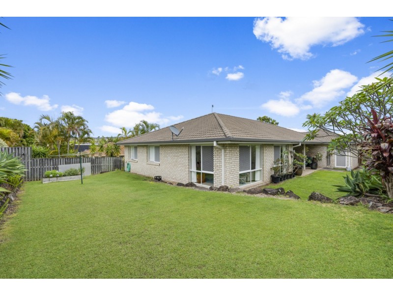 4 Arragan Court, Pacific Pines QLD 4211