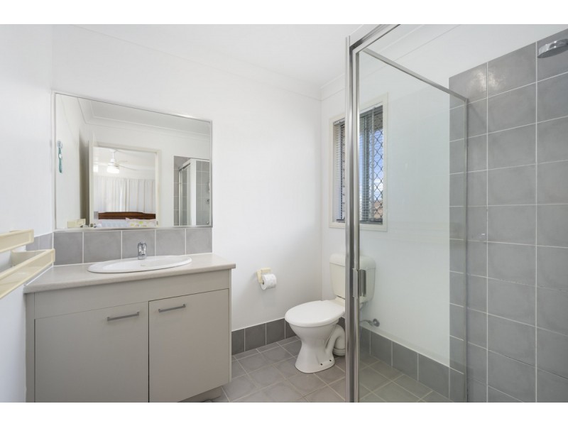 4 Arragan Court, Pacific Pines QLD 4211