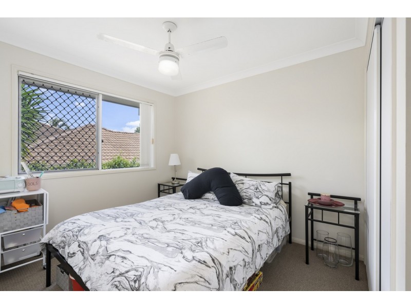 4 Arragan Court, Pacific Pines QLD 4211