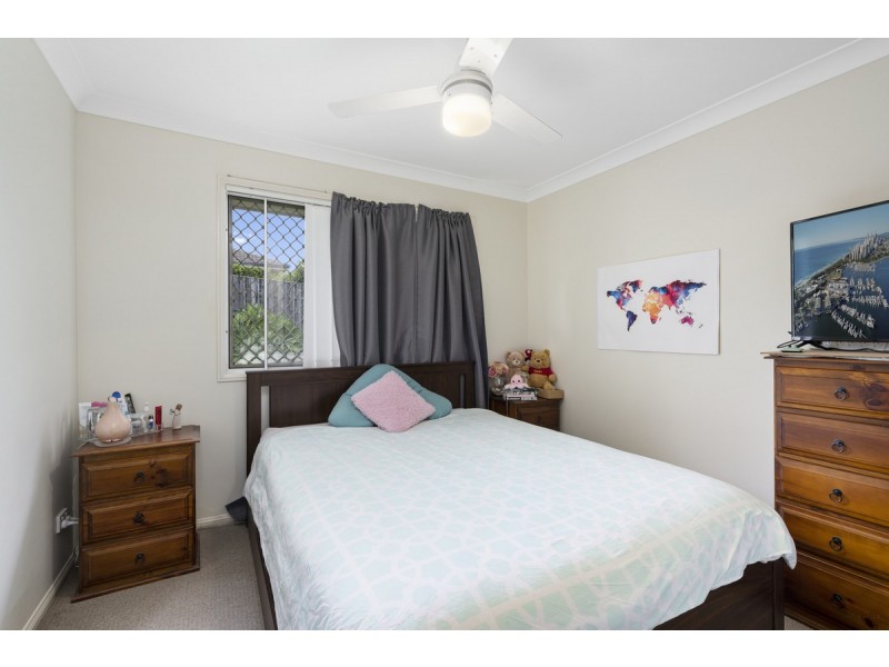 4 Arragan Court, Pacific Pines QLD 4211