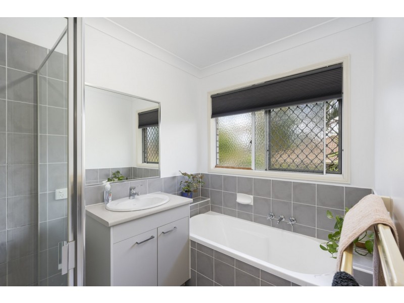 4 Arragan Court, Pacific Pines QLD 4211