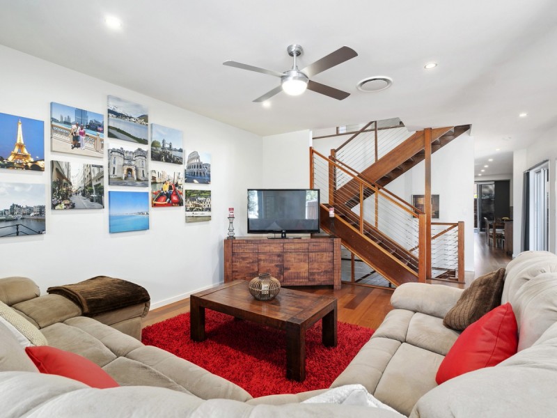 1/3 Nankeen Avenue, Paradise Point QLD 4216
