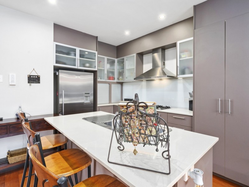 1/3 Nankeen Avenue, Paradise Point QLD 4216