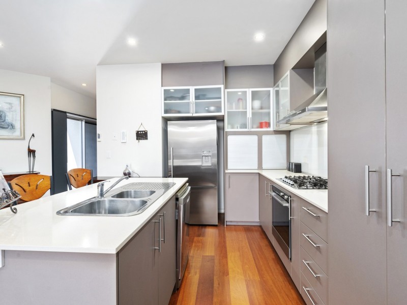 1/3 Nankeen Avenue, Paradise Point QLD 4216