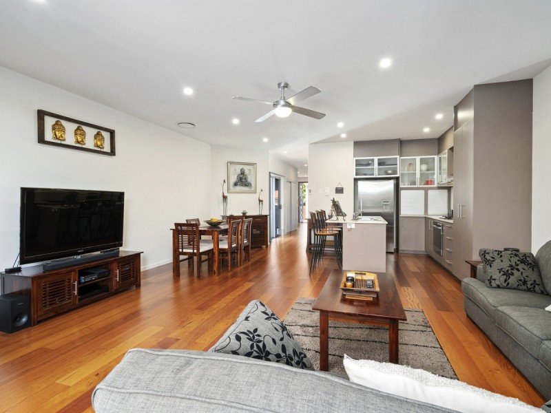 1/3 Nankeen Avenue, Paradise Point QLD 4216