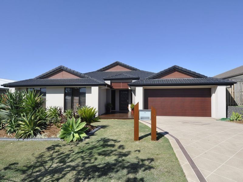 35 Harmsworth Road, Pacific Pines QLD 4211