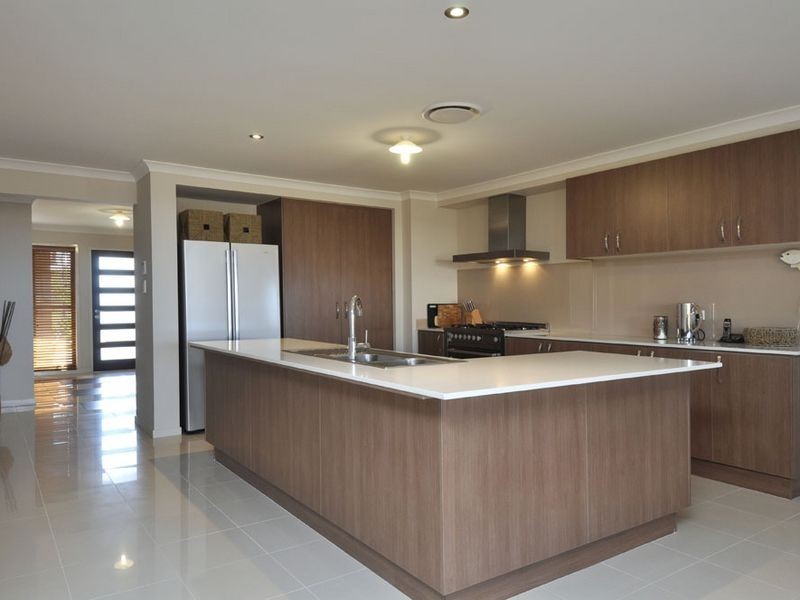 35 Harmsworth Road, Pacific Pines QLD 4211