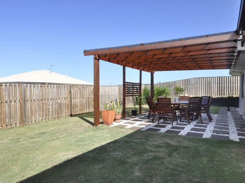35 Harmsworth Road, Pacific Pines QLD 4211