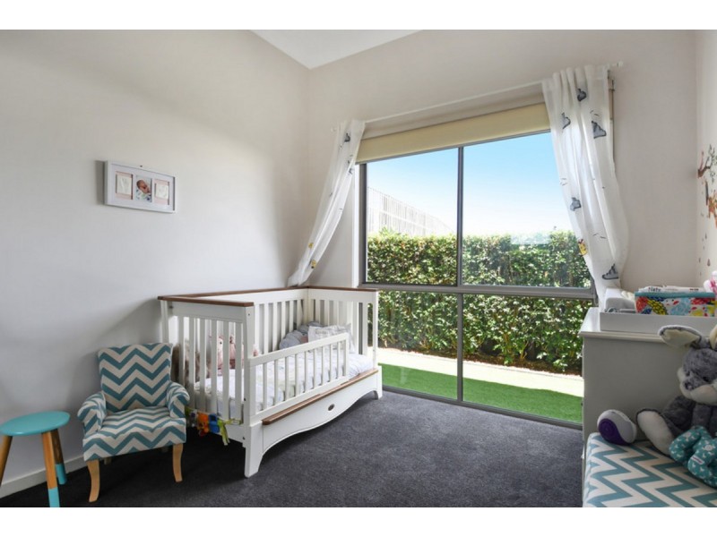 1/12 Diamantina Circuit, Pacific Pines QLD 4211