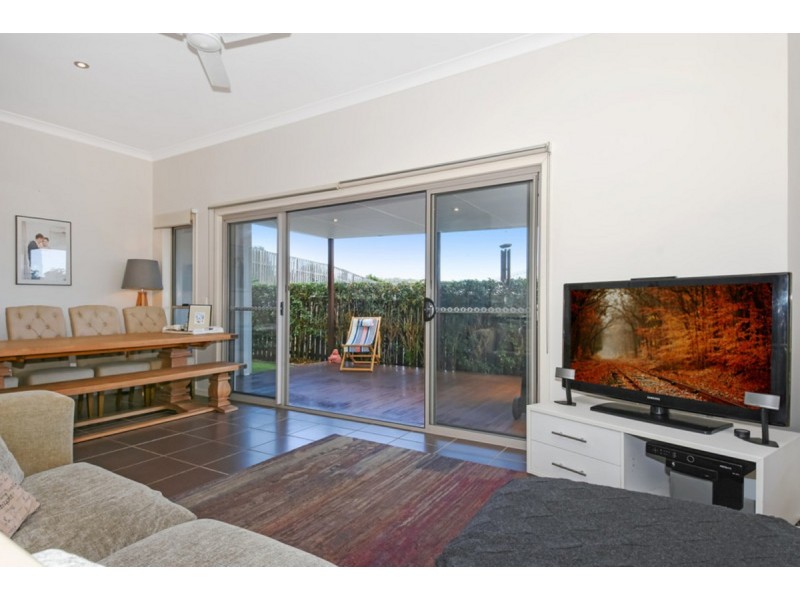 1/12 Diamantina Circuit, Pacific Pines QLD 4211