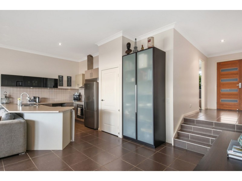 1/12 Diamantina Circuit, Pacific Pines QLD 4211