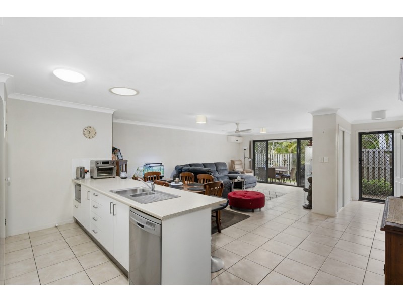 4 Eurella Street, Pacific Pines QLD 4211