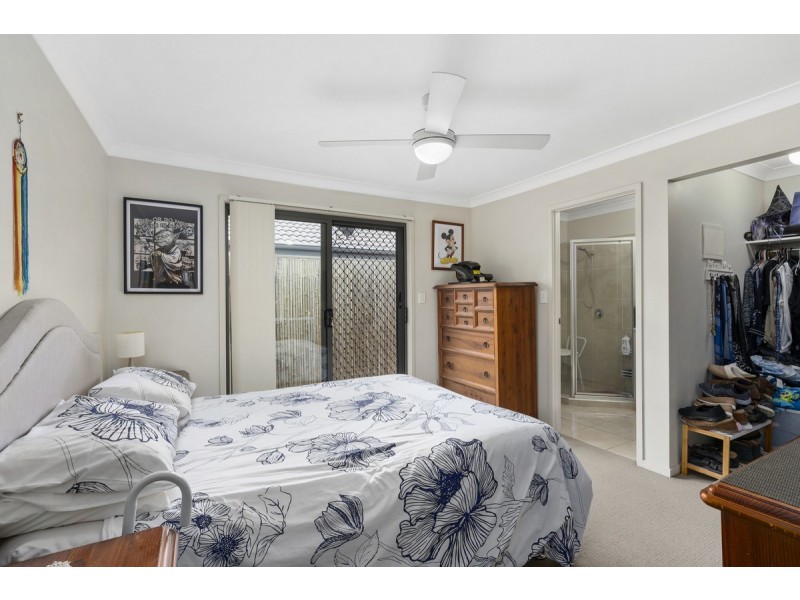 4 Eurella Street, Pacific Pines QLD 4211