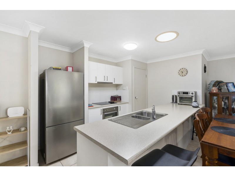 4 Eurella Street, Pacific Pines QLD 4211