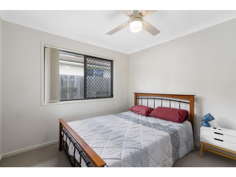 4 Eurella Street, Pacific Pines QLD 4211