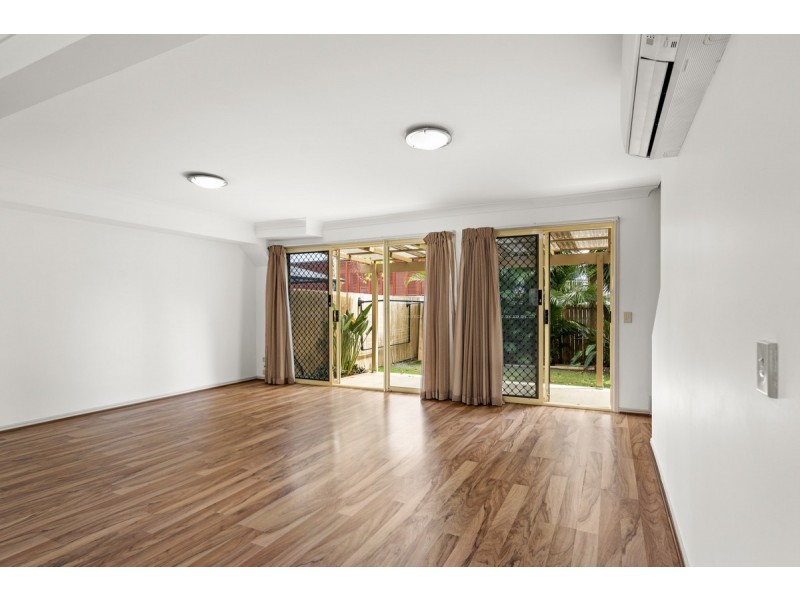 7/18 Discovery Drive, Helensvale QLD 4212