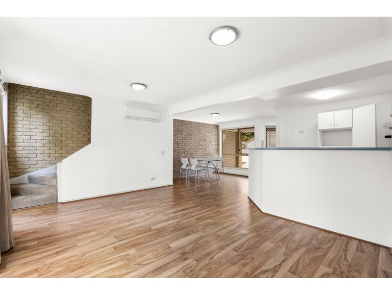 7/18 Discovery Drive, Helensvale QLD 4212