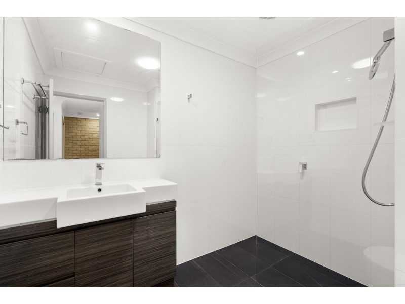 7/18 Discovery Drive, Helensvale QLD 4212