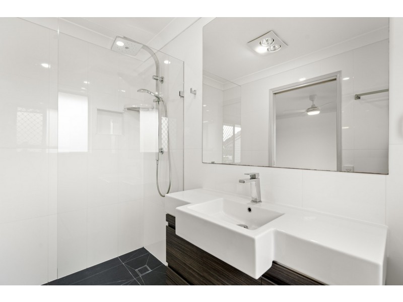 7/18 Discovery Drive, Helensvale QLD 4212