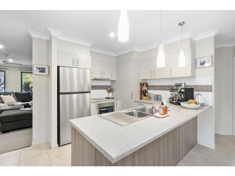 64 Aldgate Crescent, Pacific Pines QLD 4211