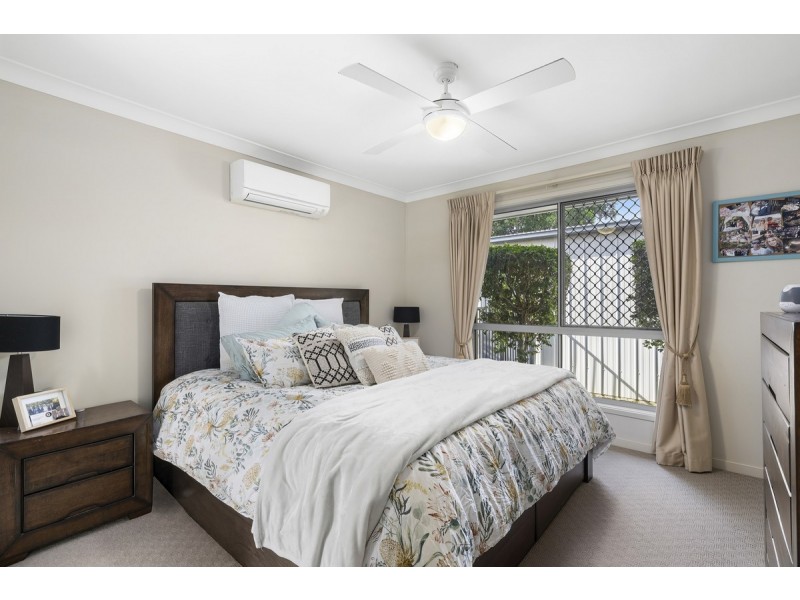 64 Aldgate Crescent, Pacific Pines QLD 4211