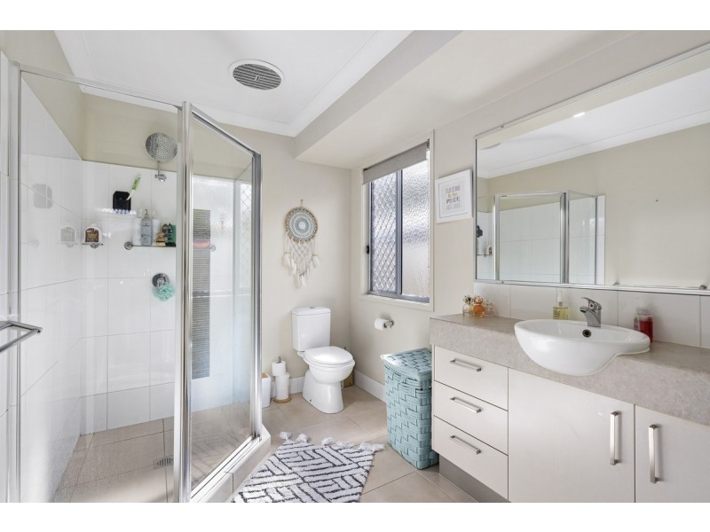 64 Aldgate Crescent, Pacific Pines QLD 4211