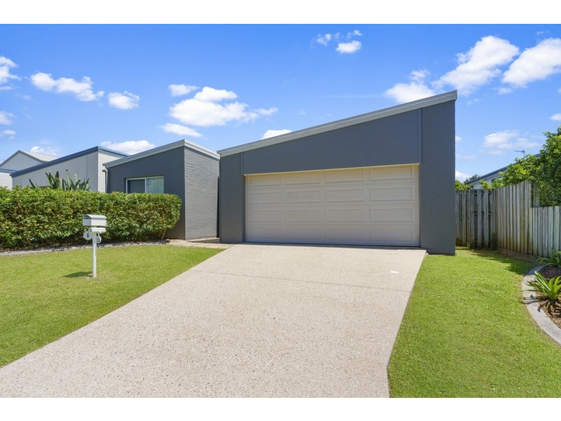 5 Norfolk Drive, Pacific Pines QLD 4211