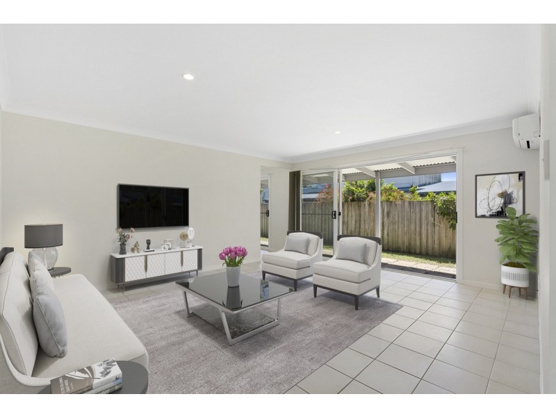 5 Norfolk Drive, Pacific Pines QLD 4211