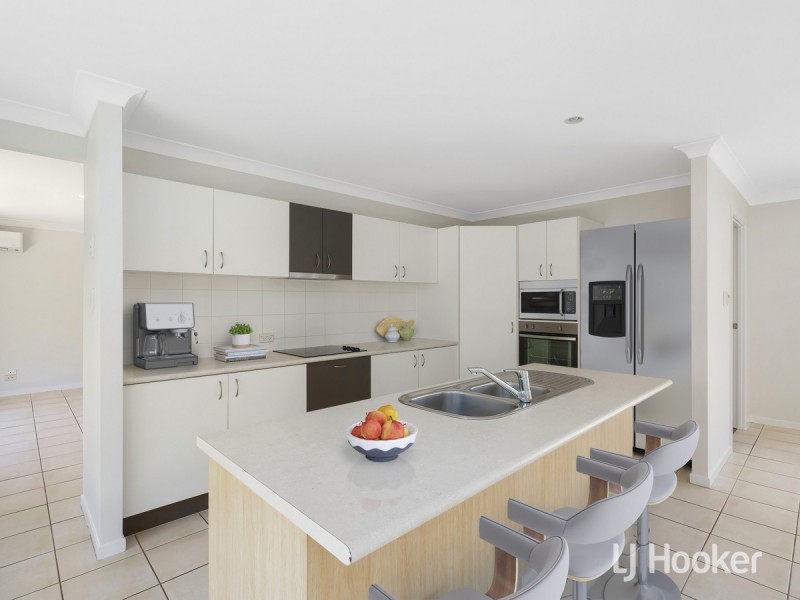 5 Norfolk Drive, Pacific Pines QLD 4211