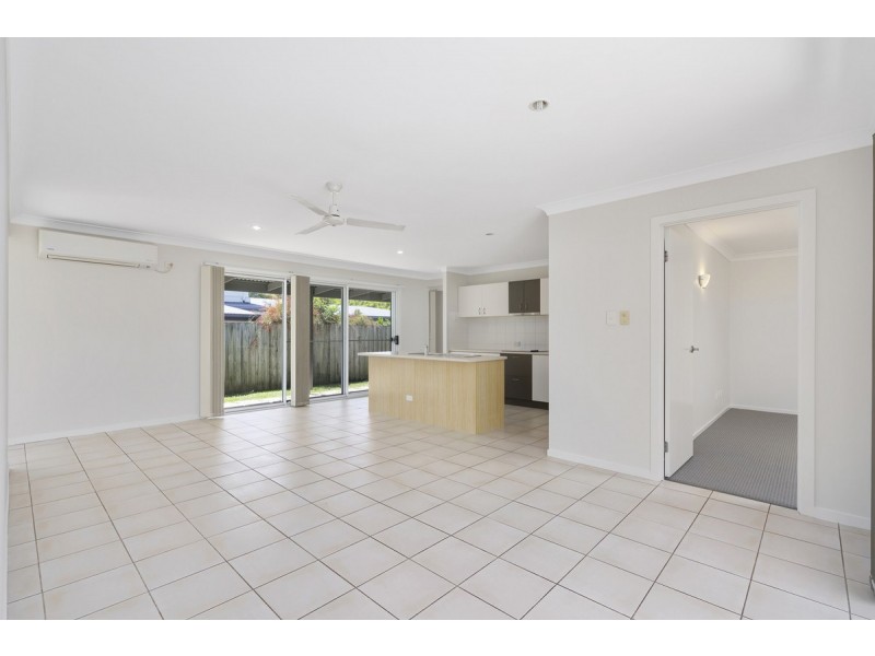 5 Norfolk Drive, Pacific Pines QLD 4211