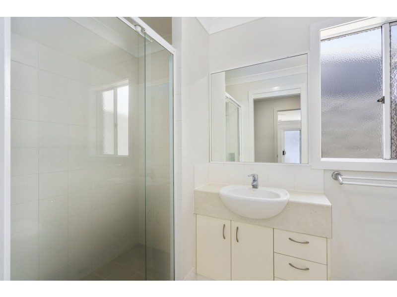 5 Norfolk Drive, Pacific Pines QLD 4211