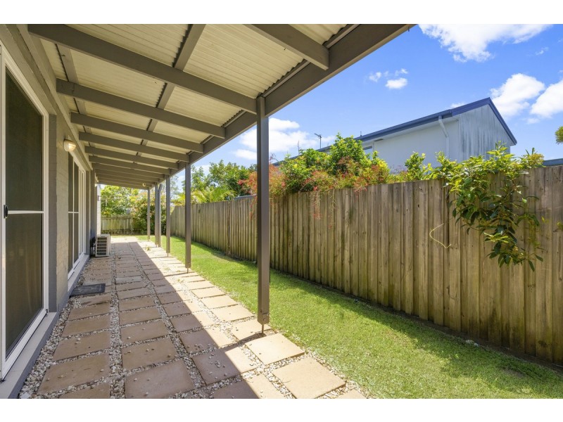 5 Norfolk Drive, Pacific Pines QLD 4211