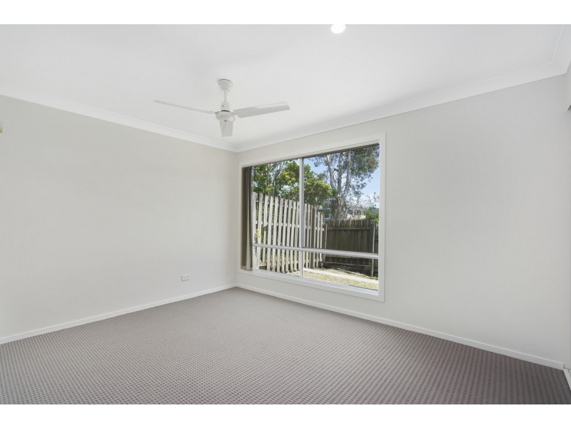 5 Norfolk Drive, Pacific Pines QLD 4211